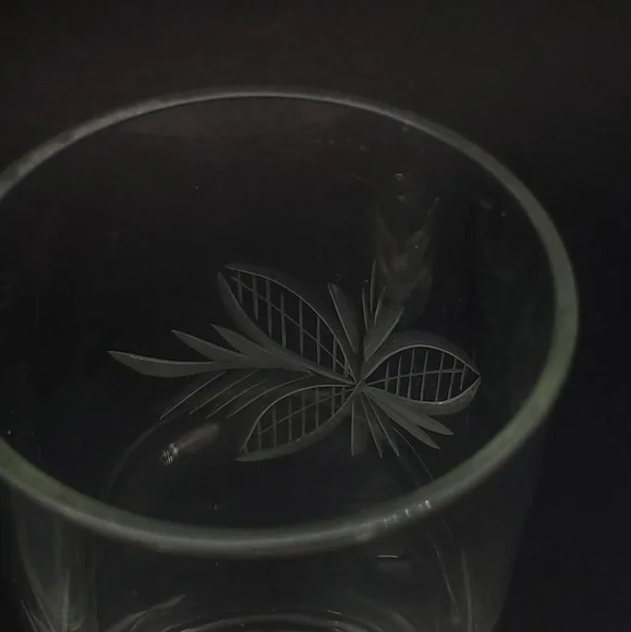 2 Vintage Etched Leaf & Flower Crystal Drinking Glasses - Picture 10 of 16